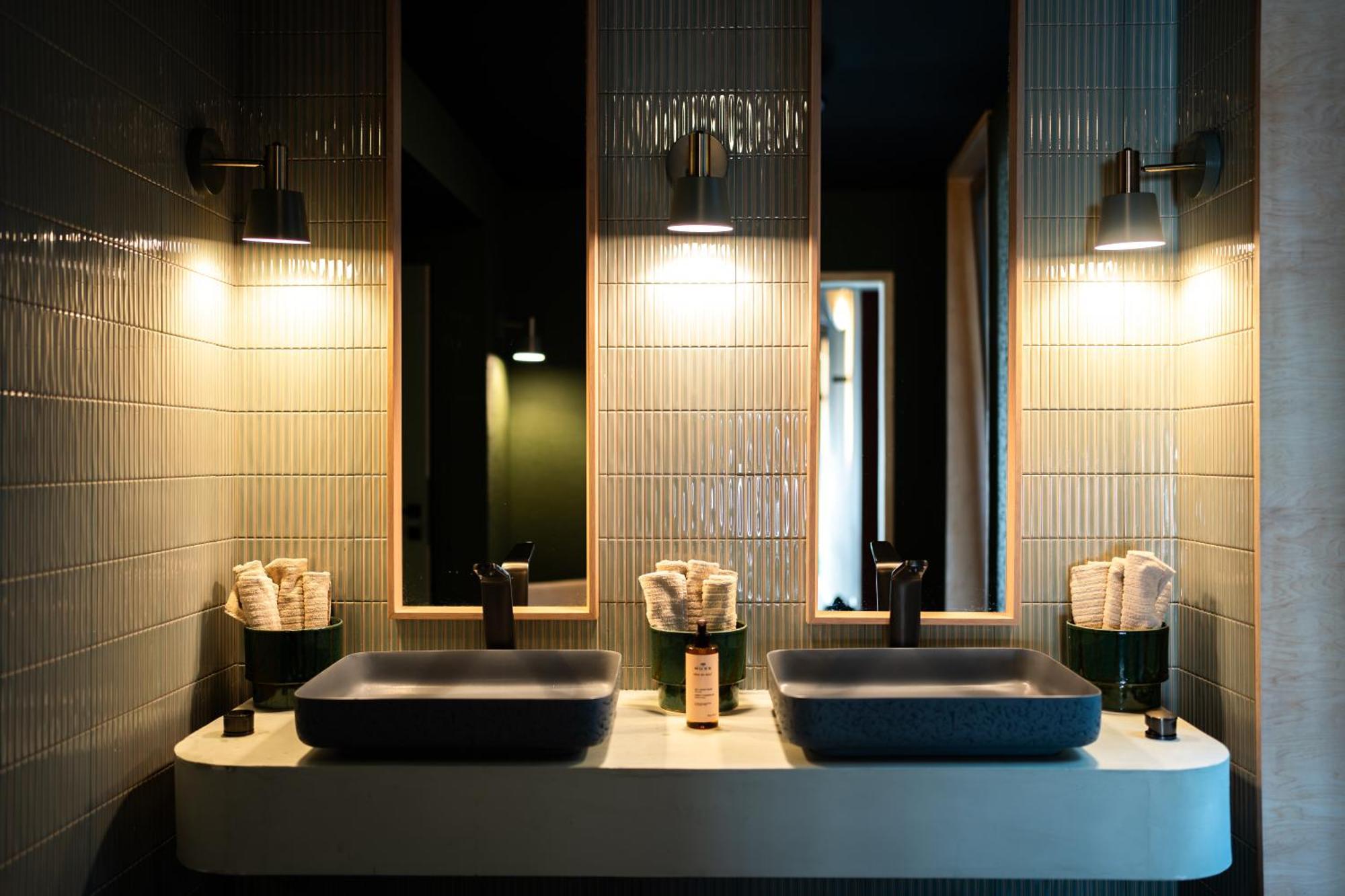 L'Olivier Hotel Mons Bagian luar foto